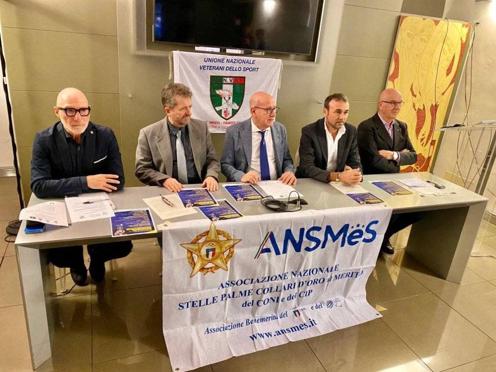 nella foto da Sx il presidente UNVS Leandro Becagli, Il sindaco di Signa Giampiero Fossi, il delegatoLA PRESENTAZIONE IN Città METROPOLITANA DI FIRENZE DEL PREMIO